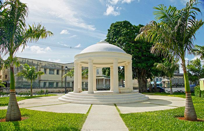 MONUMENTO IN MEMORIA DELLA CASA DI CODD